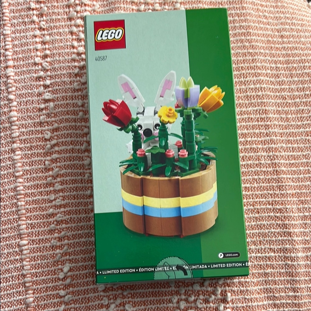 LEGO Easter Bunny Flower Display Set - Multicolor 40587 Easter Spring Rabbit